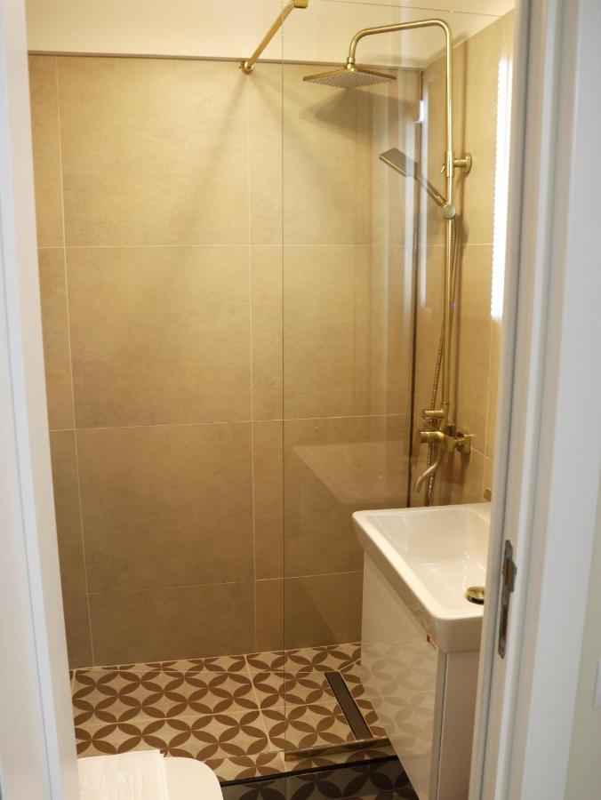 Mina City Center Apartment Amzei Bucharest Luaran gambar